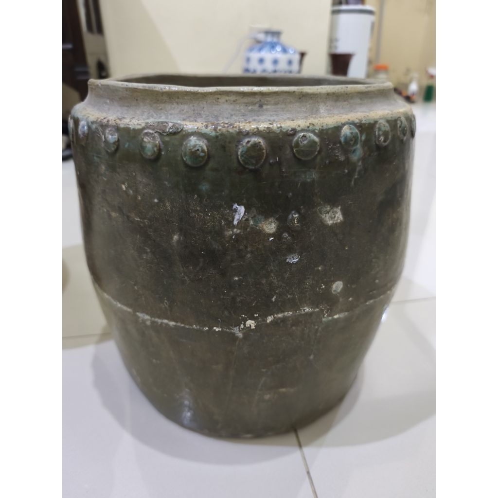 Barang antik/ tempat penyimpanan beras/ lumbung antik