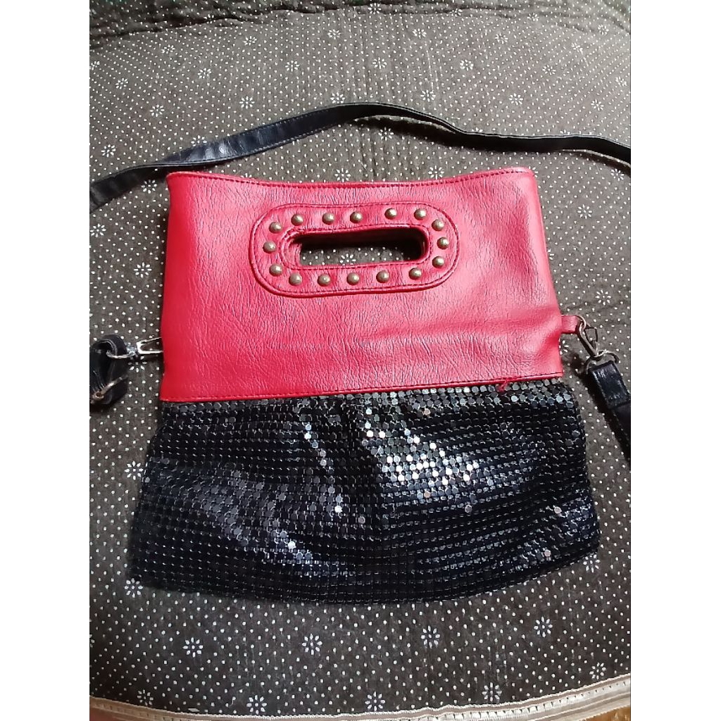 Tas Pesta Merah Hitam