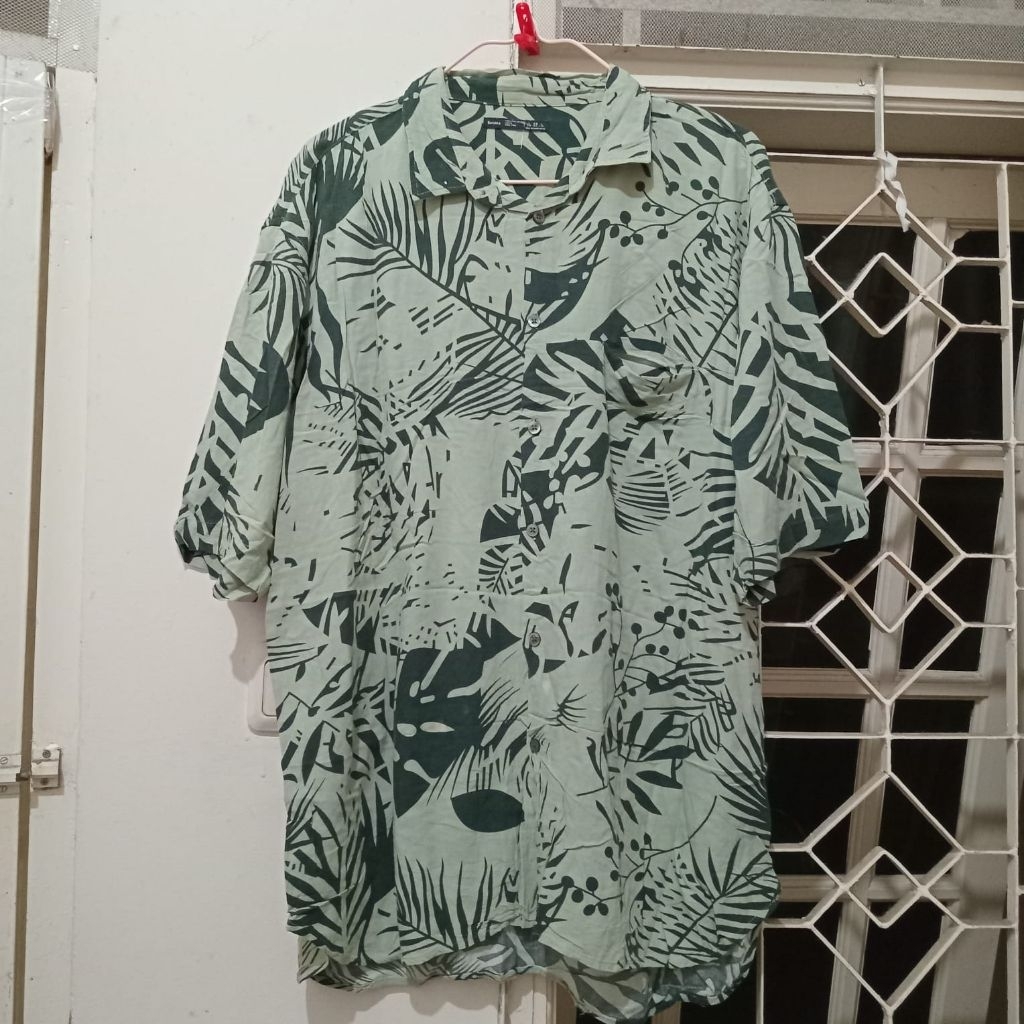 BERSHKA kemeja pantai pria print