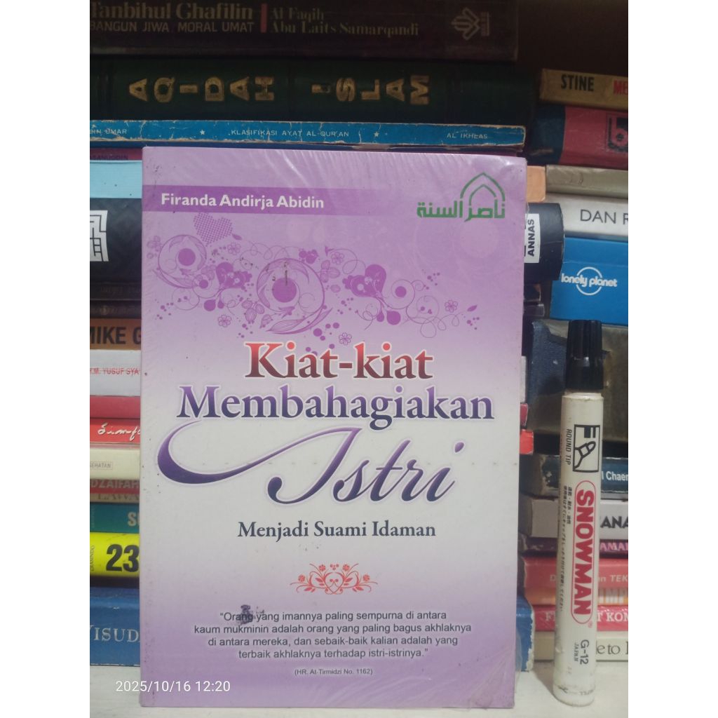 Buku Keluarga Islami: Kiat-kiat Membahagiakan Istri