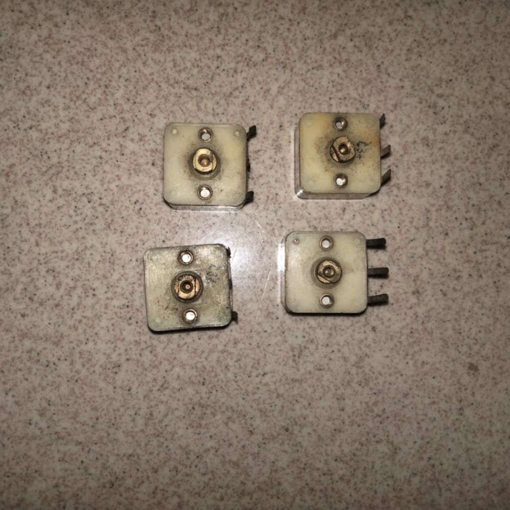 Varco Variabel Capacitor 3 Pin Ganda - Pengatur Frekuensi Radio Am/Fm