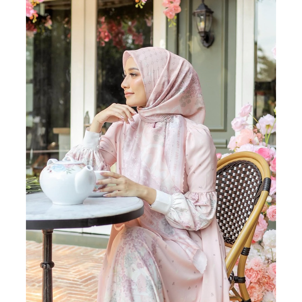 WEARING KLAMBY SCARF SALE