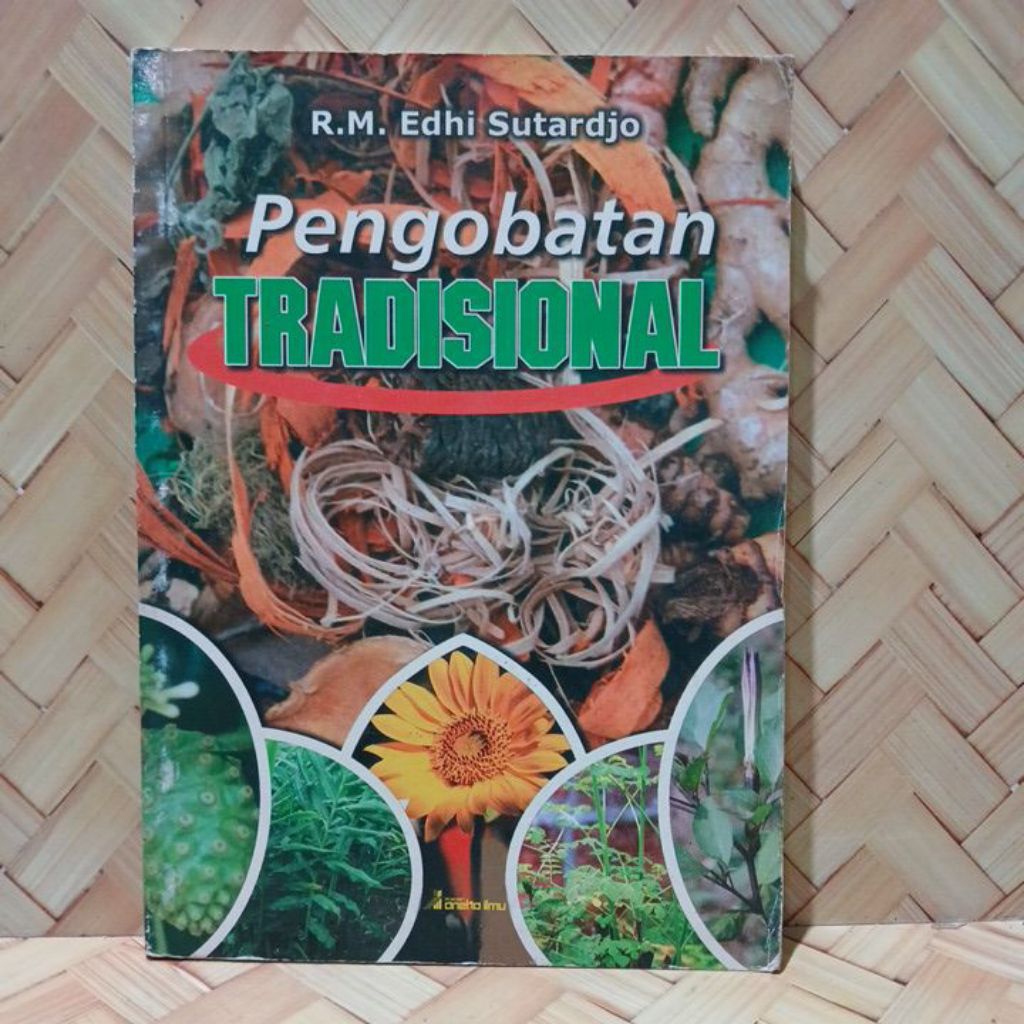 Buku pengobatan tradisional.
