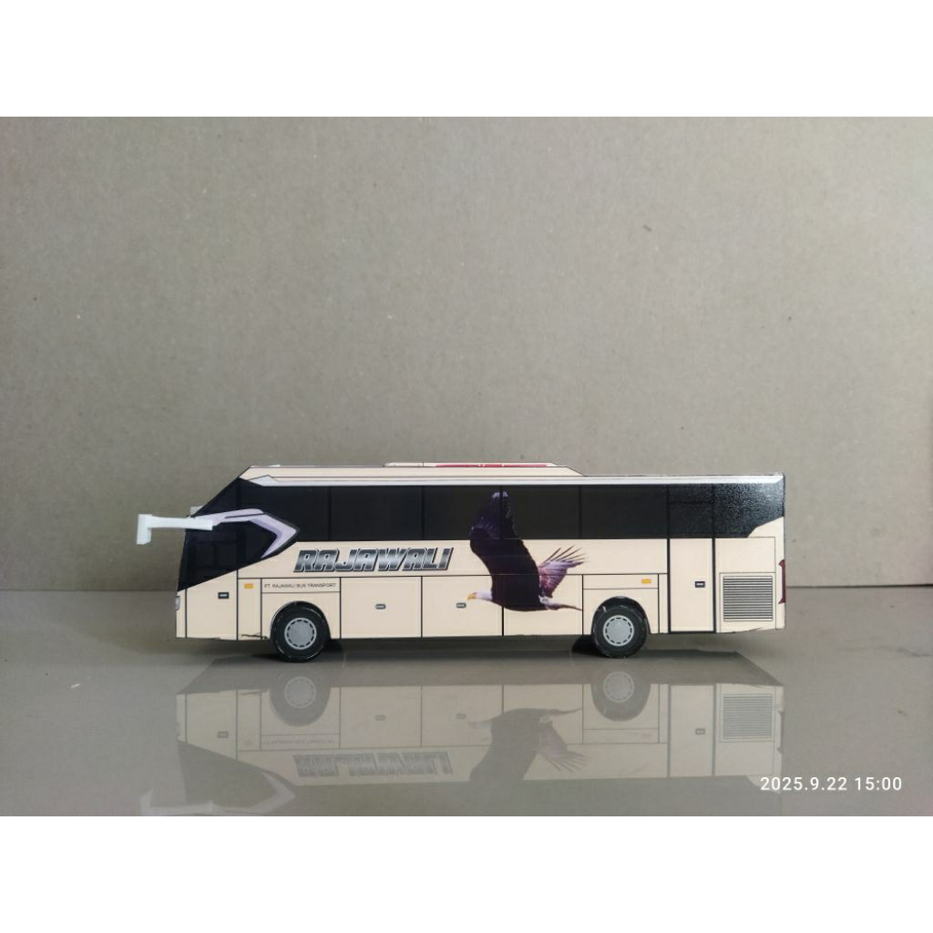 Miniatur Bus Rajawali SR3