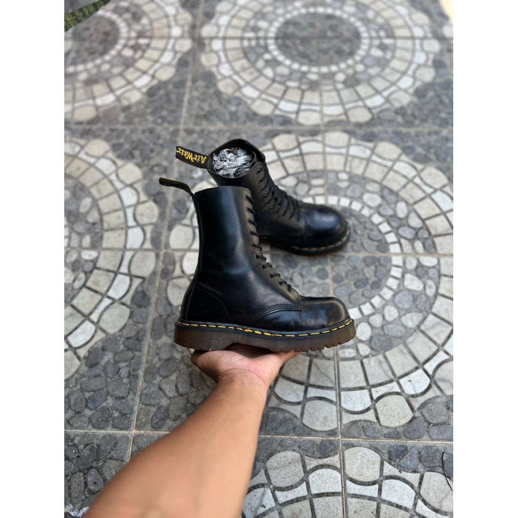 DR.MARTENS 1490 STELL TOE BLACK SMOOTH
