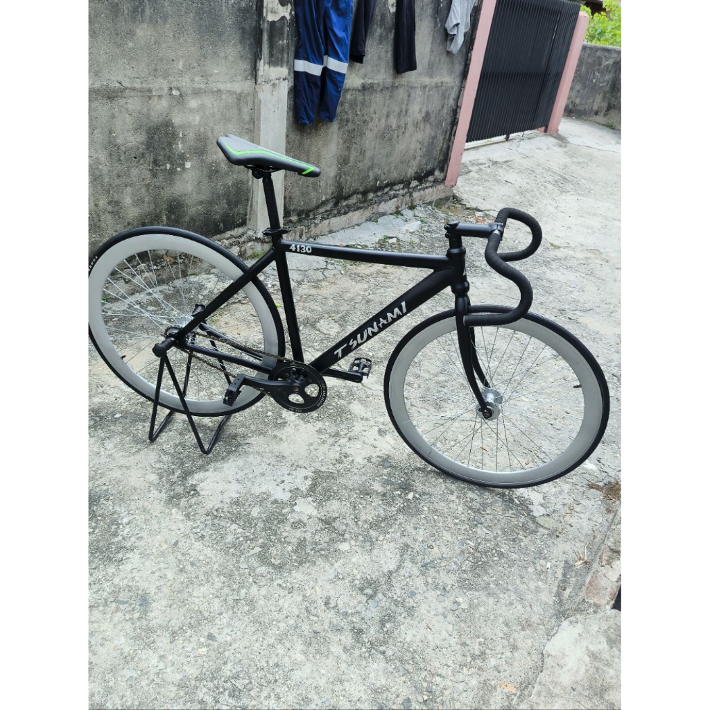fixie tsunami repaint basic soloist72 alloy