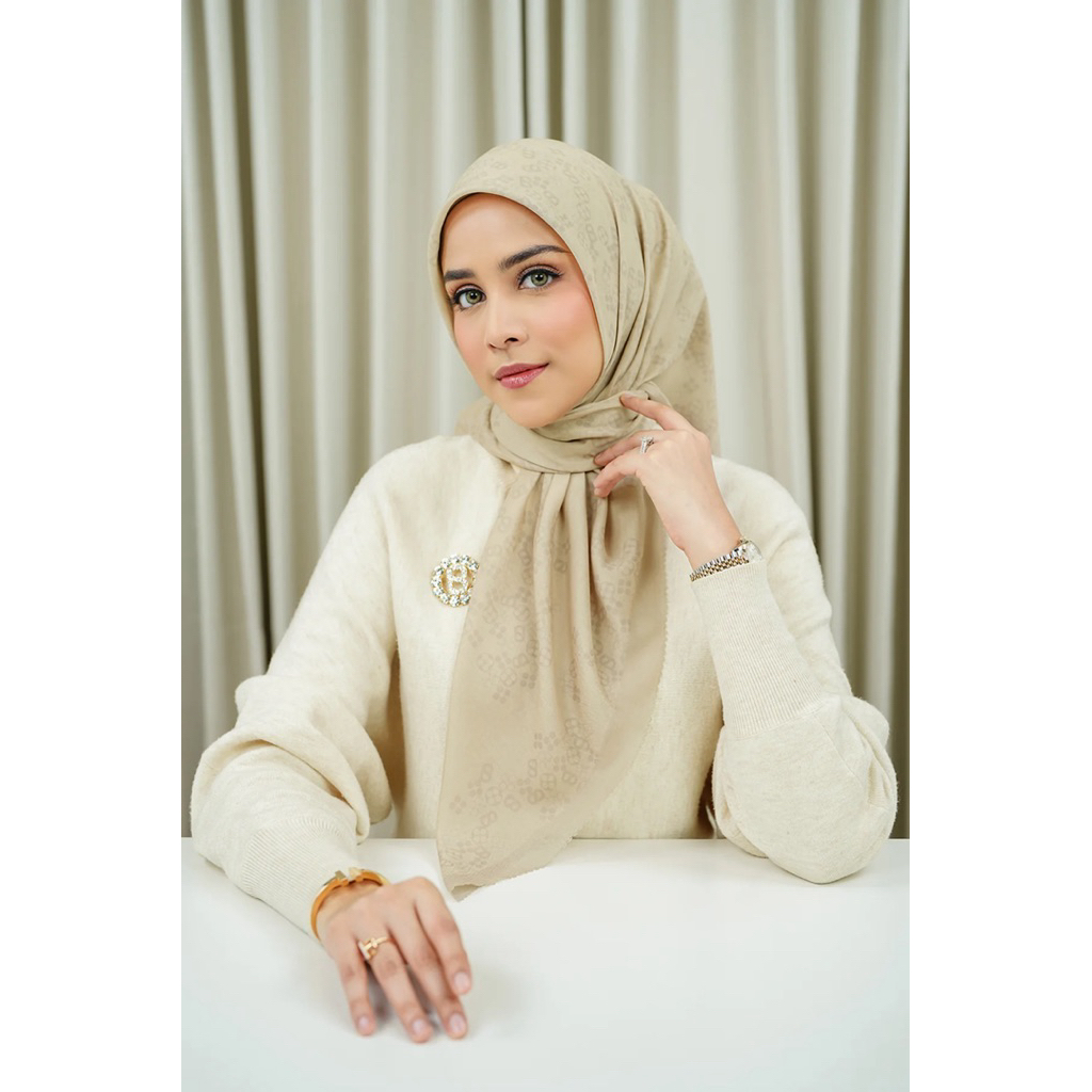 buttonscarves new as is monogram scramble XL
