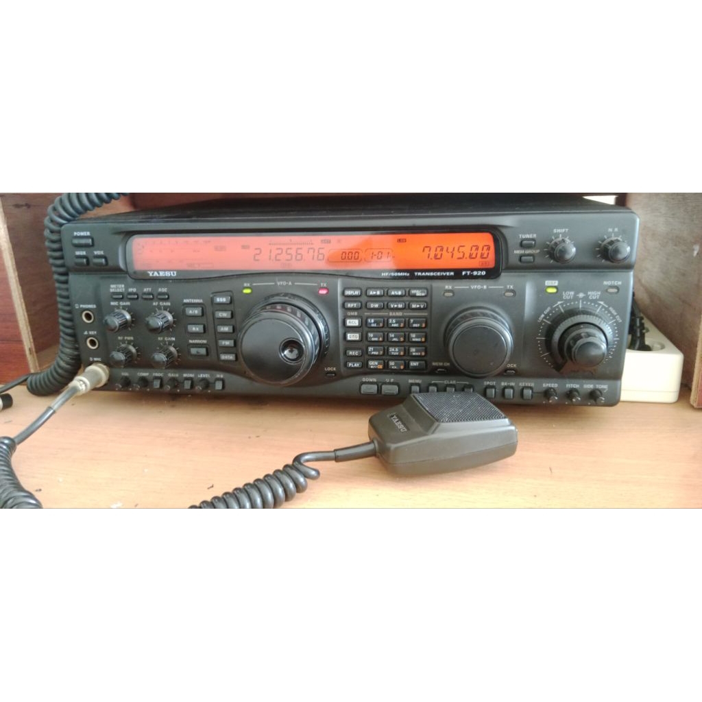 Yaesu FT 920 HF transceiver