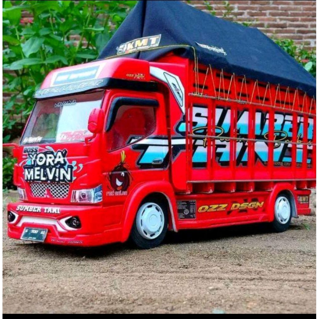 Terlaris mainan anak.Miniatur truck oleng kayu asli jumbo bonus terpal full lmpu miniatur truk minia