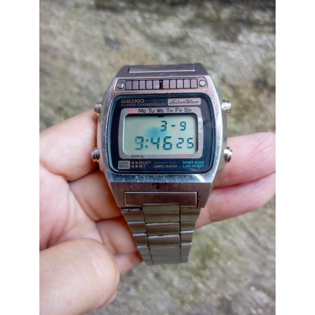 Vintage Seiko A257-5020 Silverwave Digital Watch