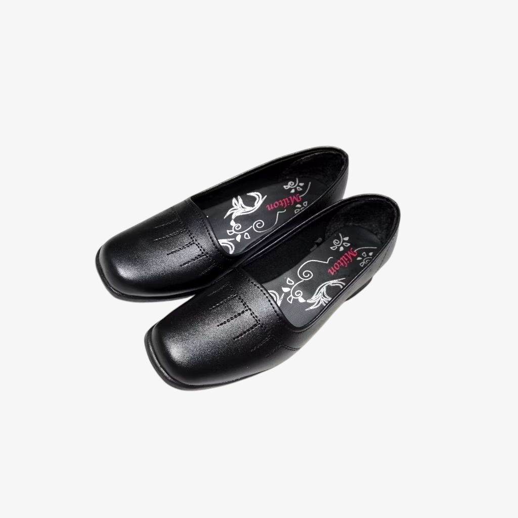 Sepatu Pantofel Wanita MILTON Hitam Polos
