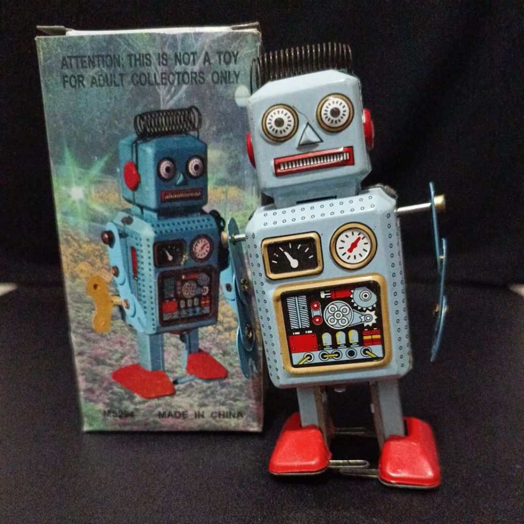 tin toys radar robot vintage. kolektor only
