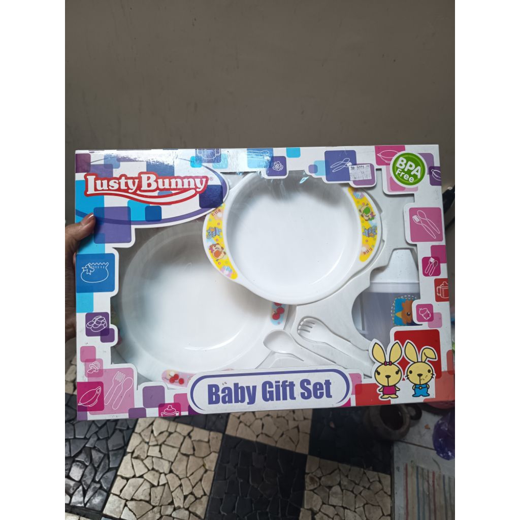 lusty bunny baby gift set