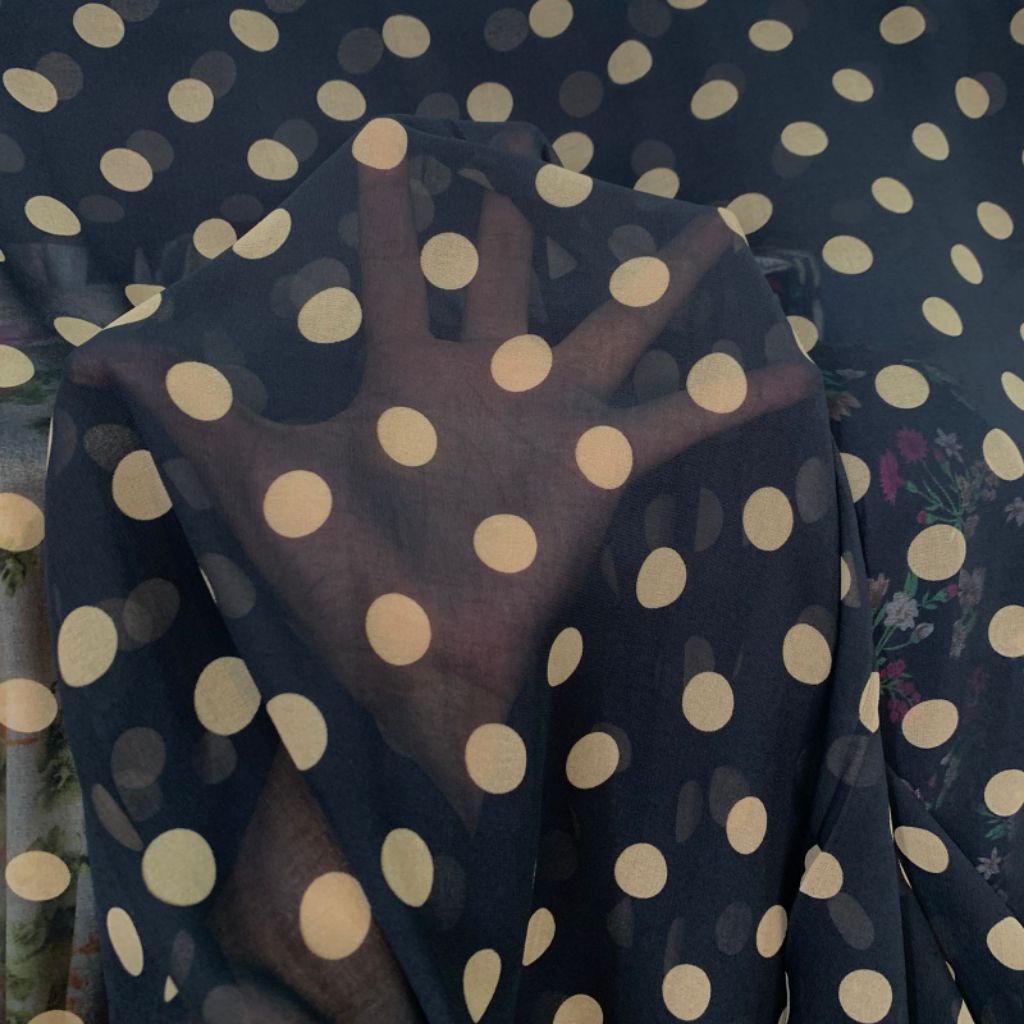 kain ceruty motif polkadot dasar hitam - kain ceruty motif - kain ceruty - kain polkadot ceruty