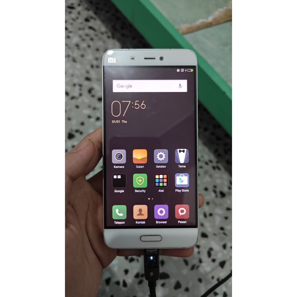 Xiaomi mi5 3/32gb , kondisi normal . minus baca deskripsi