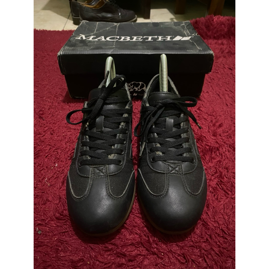 Macbeth Brighton Original Black / Gum Size 39