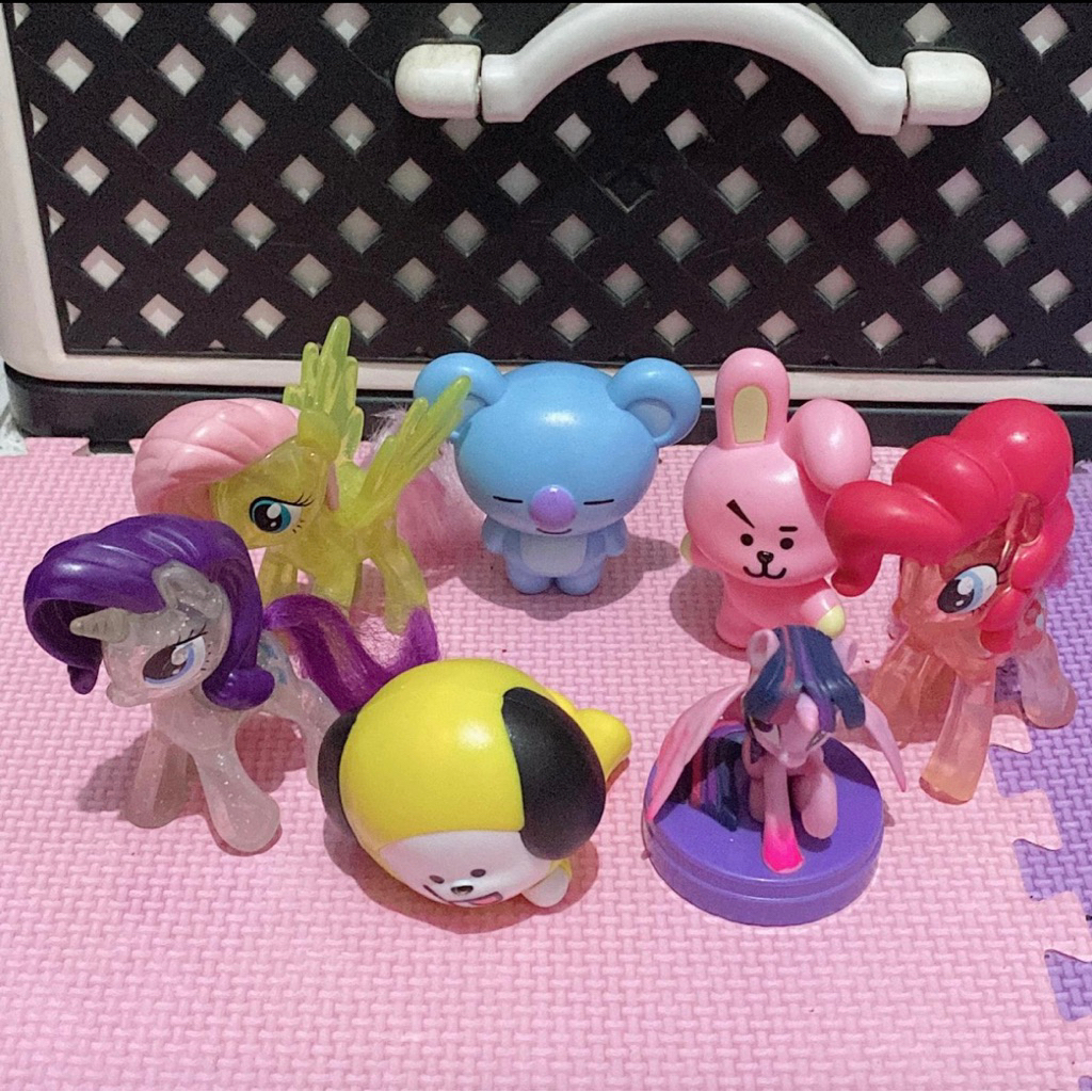 Mainan 14pcs, figure Mcd Kfc, BT21, kuda pony, Hello Kitty, preloved.