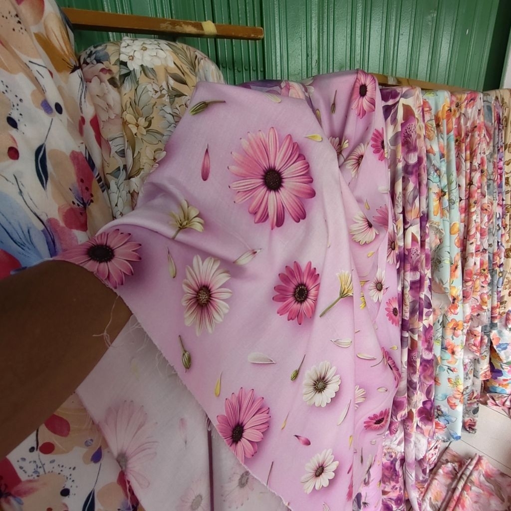 KAIN KATUN RAYON VISCOSE PREMIUM MOTIF BUNGA BESAR - KAIN RAYON MOTIF KEMBANG BESAR HARGA PERSETENGA