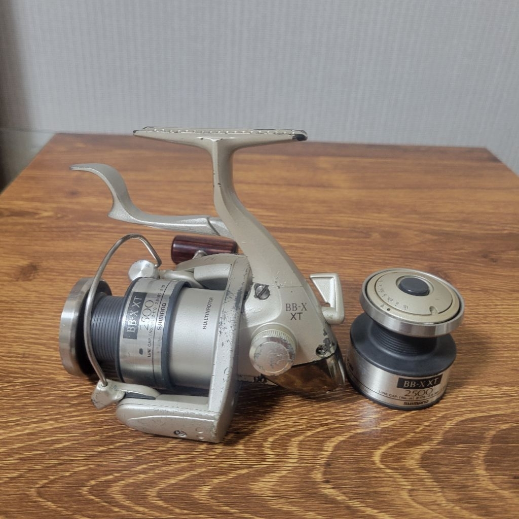 reel spinning shimano bbx xt 2500 (s-26)