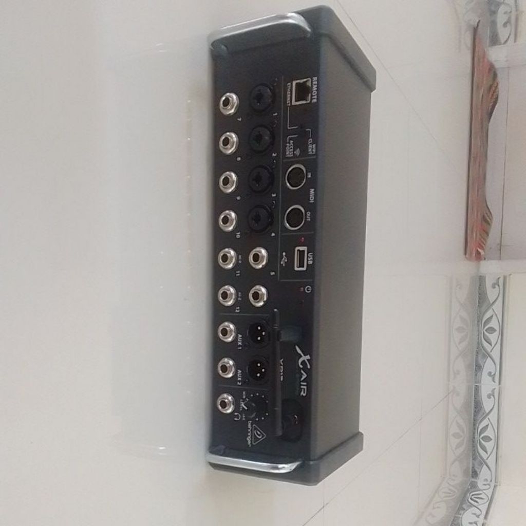Behringer X Air12