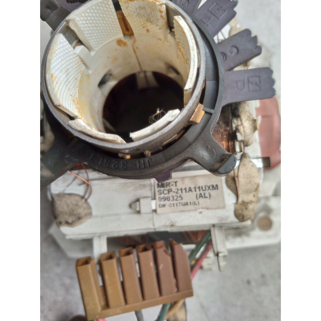 Yoke, konde TV tabung slim 21inc merk Samsung, EW, normal.