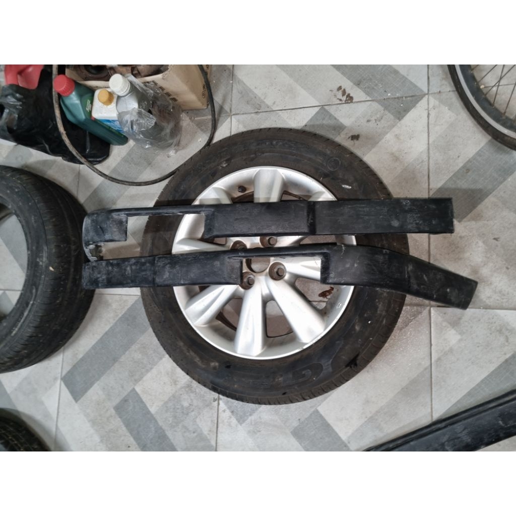 List Bumper depan BMW E30 set