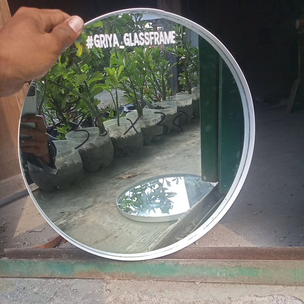 cermin bulat estetik /cermin dinding