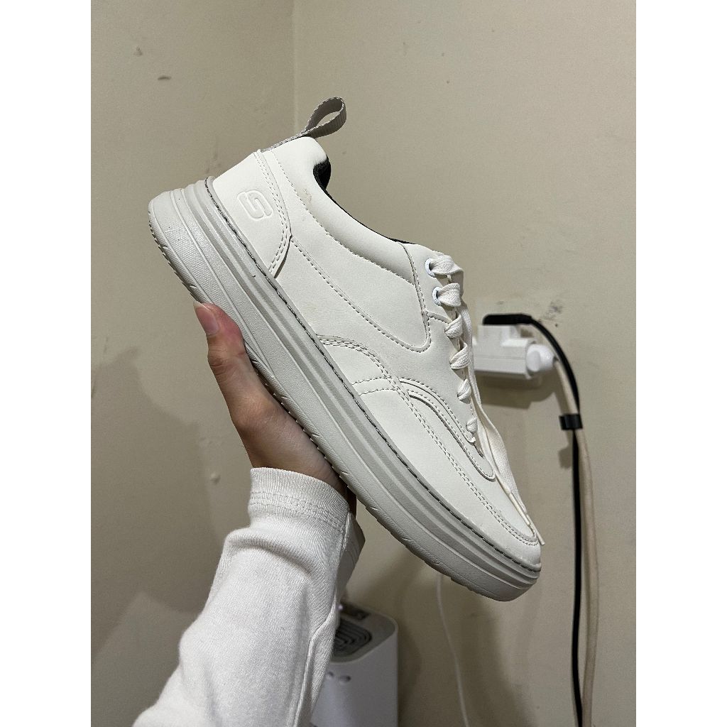 SEPATU PRIA SKECHERS HYLAND LARS OFF WHITE ORI 210942OFWT