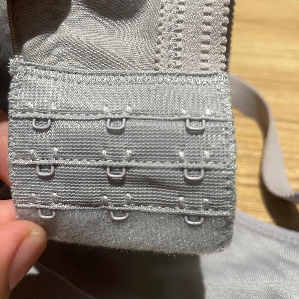 Bra Jumbo Wanita Sport Bra 50 48 46 44 42 40 Tanpa Kawat Busa Tipis Bra Kait 3 BH Wanita Big Size