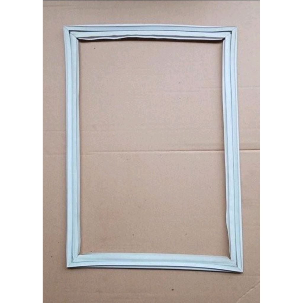 Karet Gasket Pintu Freezer Box Jepit Kecil 97.5 x 64 Cm Termasuk Magnet