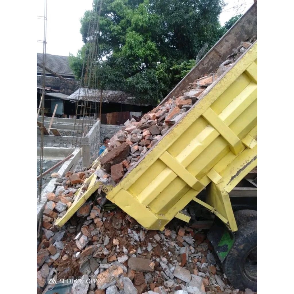 puing-puing bangunan Jakarta selatan