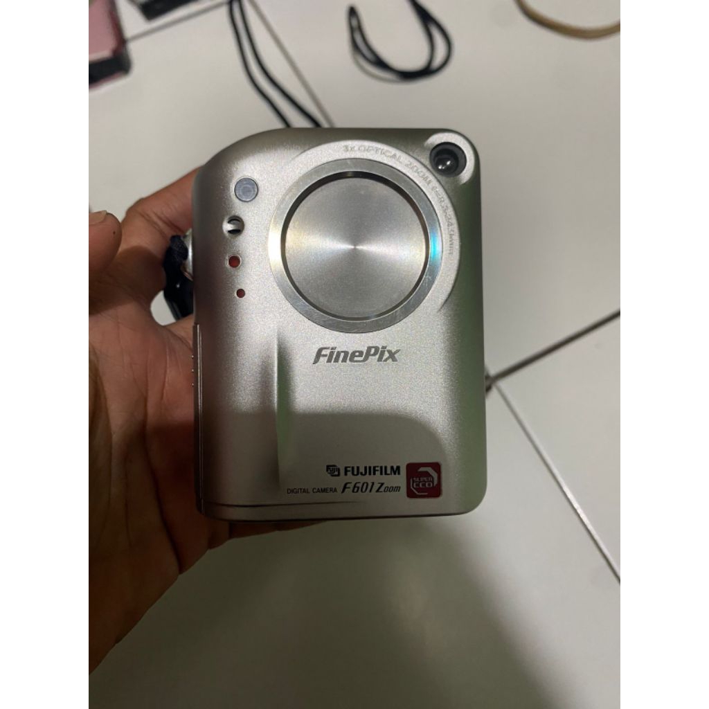 Diancam/Kamera Digital Fujifilm Finepix F 60 I zoom