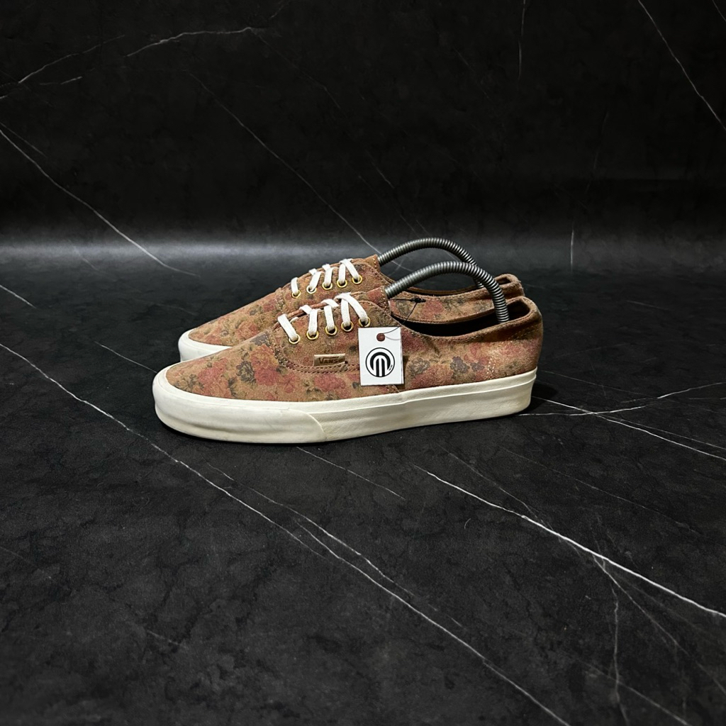 SEPATU PRIA SECOND Size 41/26.5 cm Vans Authentic Decon CA - KODE A92