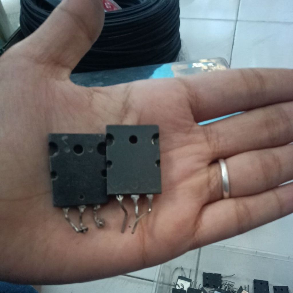 TRANSISTOR TOSHIBA 5200 1943 ORI CABUTAN