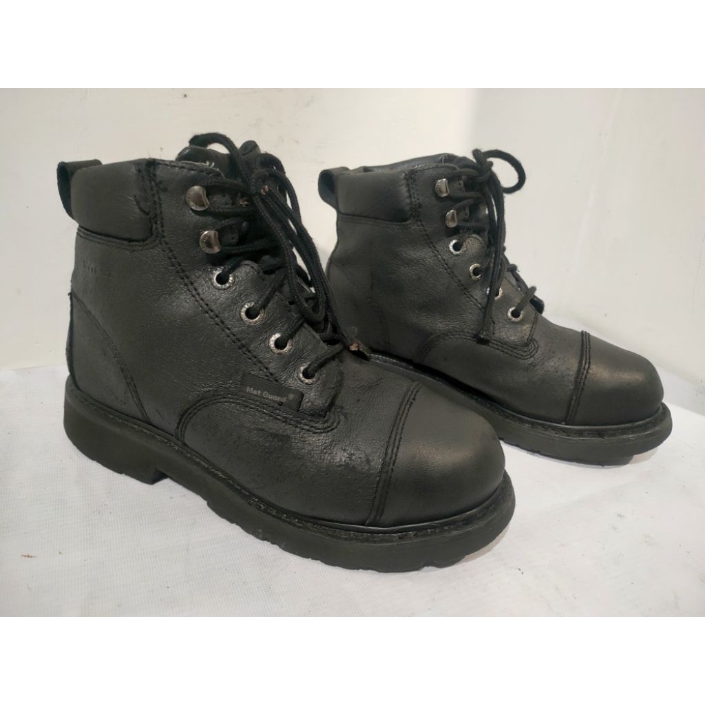 Sepatu Safety Tapak Tebal Hytest, Size 41
