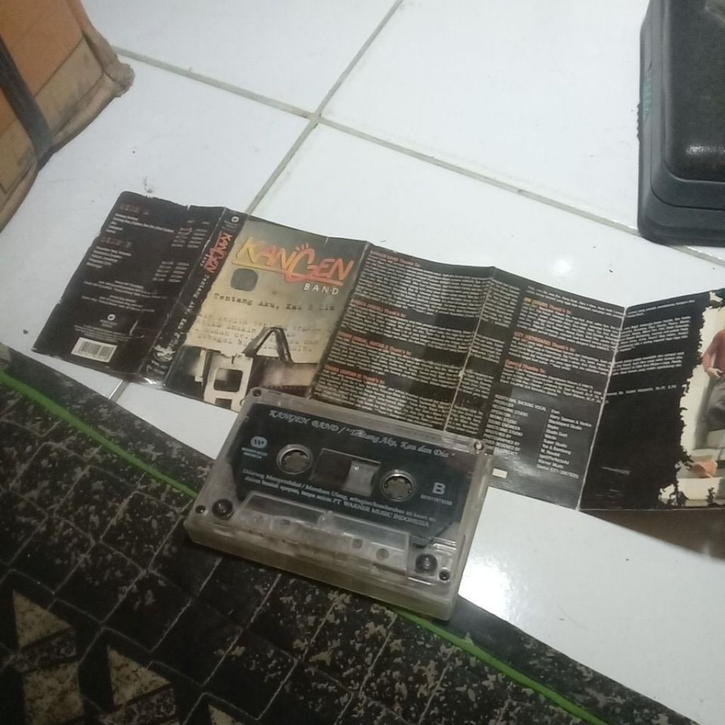 KANGEN BAND TENTANG AKU KAU DAN DIA KASET