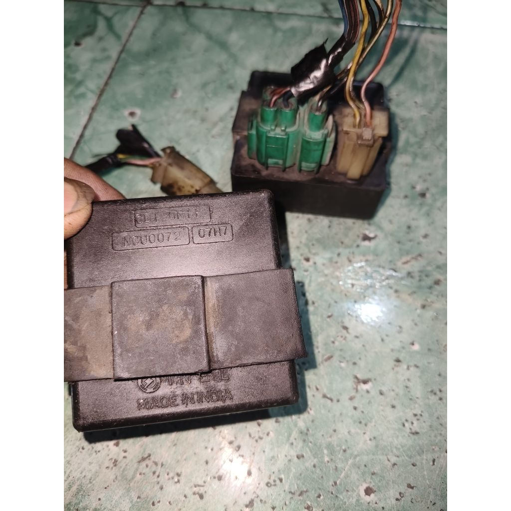 CDI cdi ecu TVS TVS barang masih bagus ORI bawaan copotan cabutan lepasan motor asli