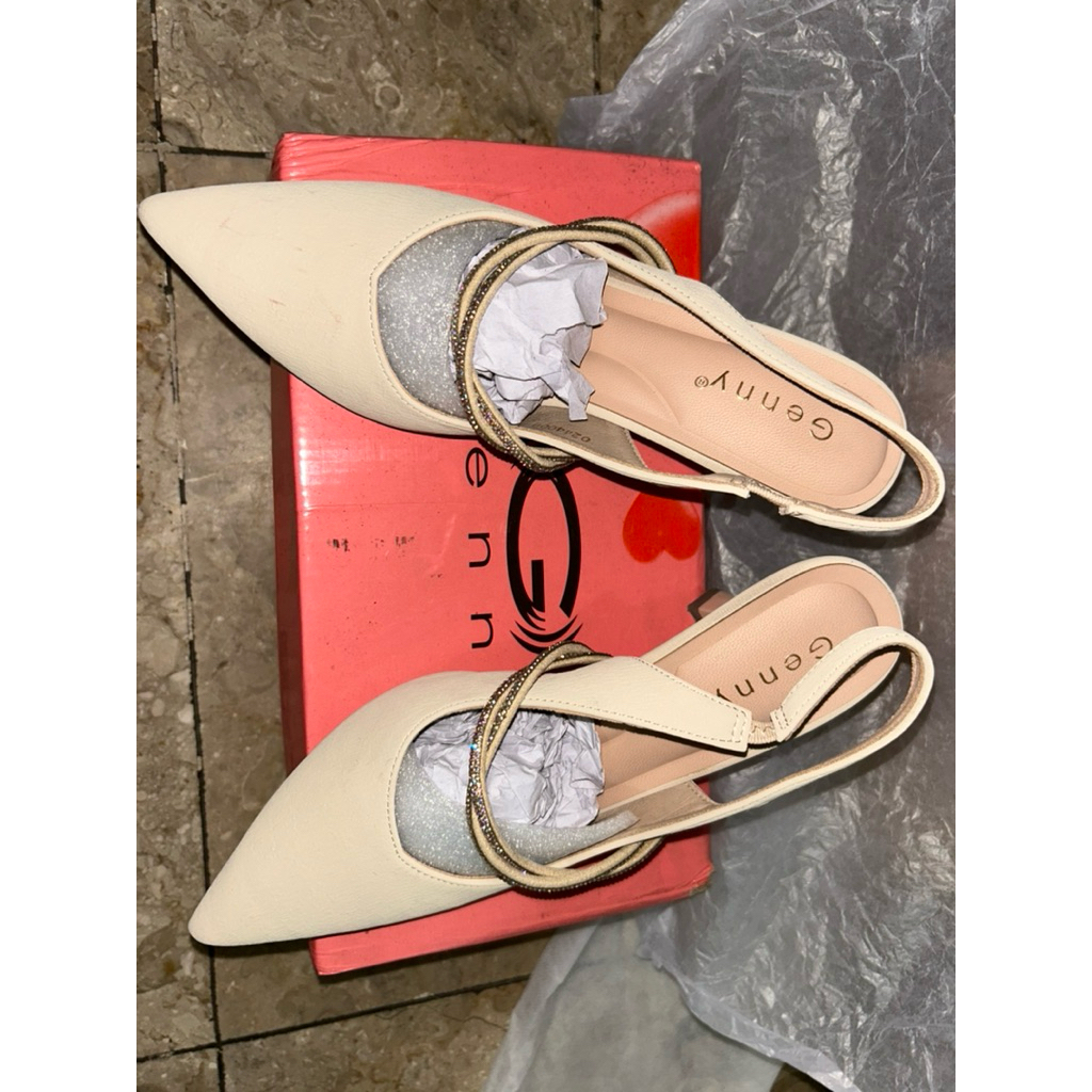 preloved sepatu Heels genny
