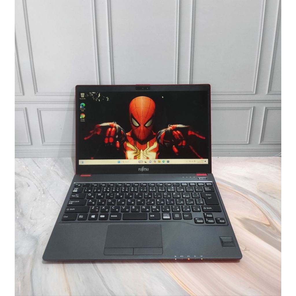 FUJITSU FUTRO MU937 INTEL CELERON 3865U / 8GB RAM / 512GB SSD / FHD / MULUS