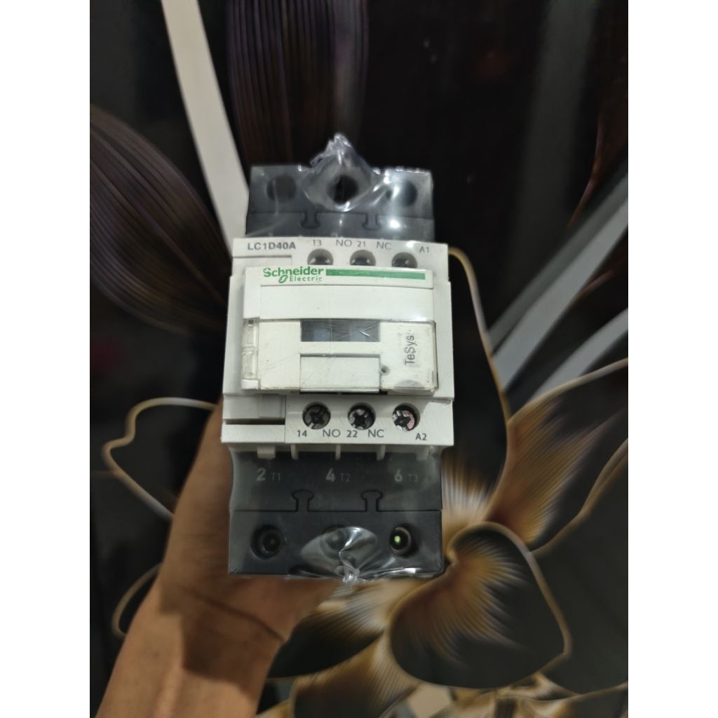 Kontaktor Schneider LC1D40(60A)/LC1D50(80A)/LCID65(100A) Coil 220V