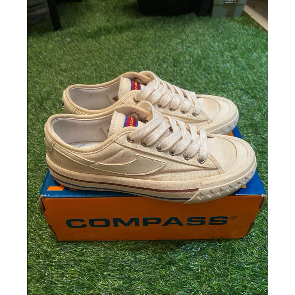 Sepatu Compass Retrograde Low Cream