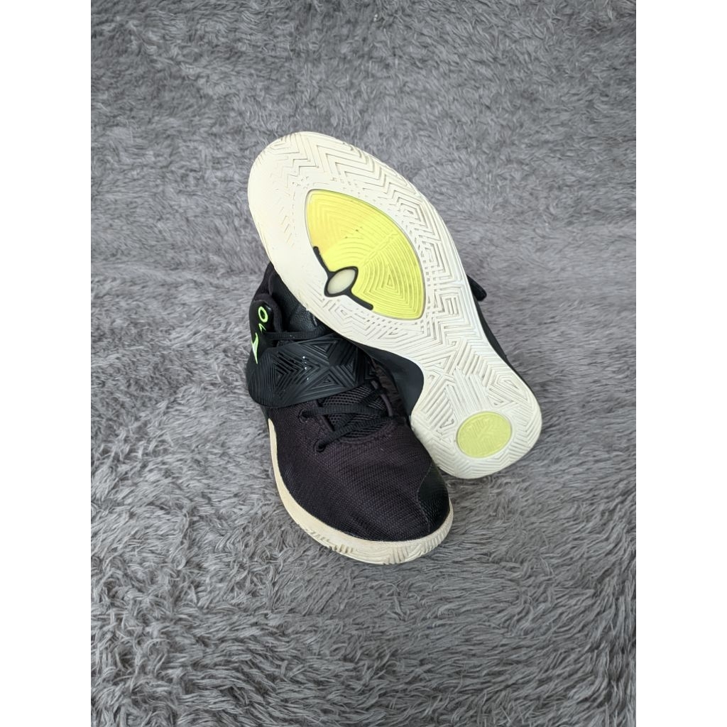 SEPATU BASKET HITAM PUTIH SECOND 44