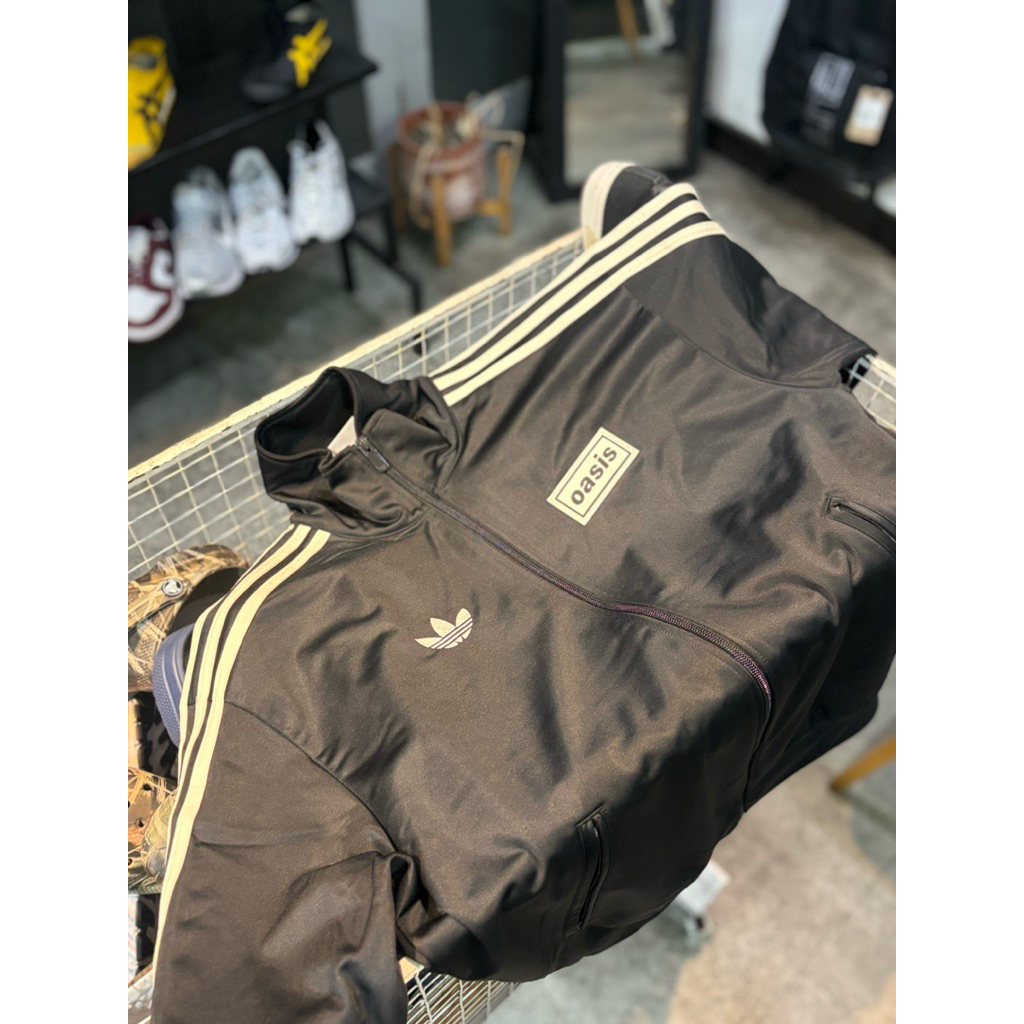 Tracktop Adidas x Oasis