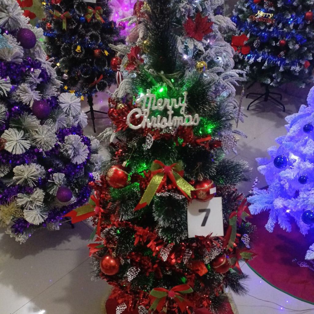 Pohon Natal jarum hijau salju120cm