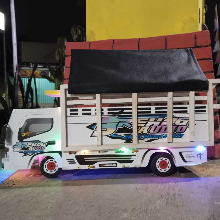 Hisperingin_ Miniatur Truk Oleng Ukuran Jumbo Bahan Full Kayu Pintu Belkang Bisa Dibuka Full Lampu