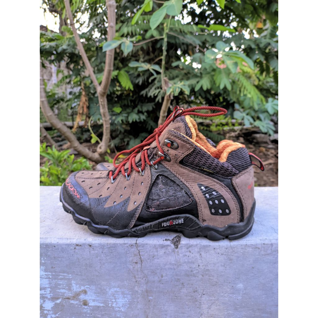 sepatu.hiking.blackyak.goretex