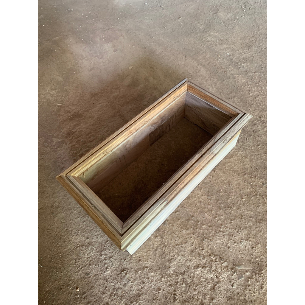 Loster Kayu Jati lexleeukuran 34 x 17 x 14 cm Roster untuk ventilasi udara