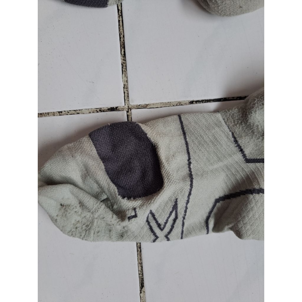 compression sock 2xu bekas