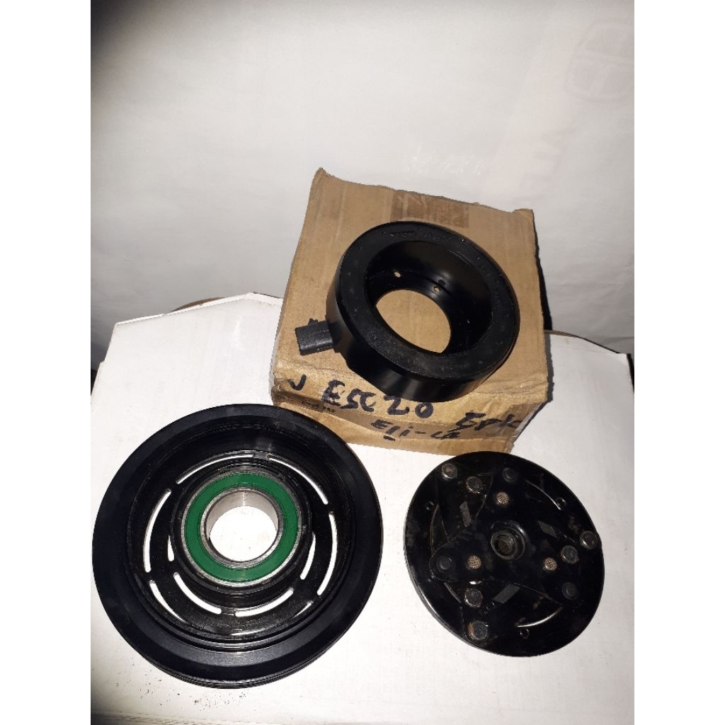 MAGNET CLUTCH/PULLY COMPRESSOR AC MOBIL SUZUKI ESCUDO 2,0  ( 4  PK )