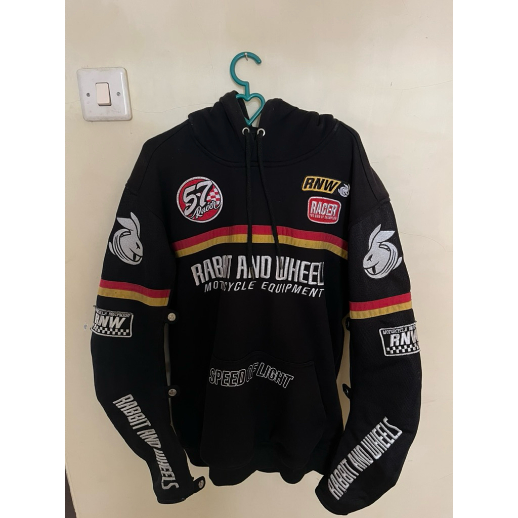 Rabbit and wheels Strike